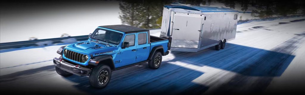 Jeep Gladiator hauling trailer