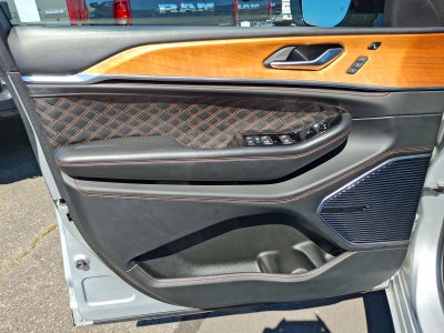 2022 Jeep Grand Cherokee Summit