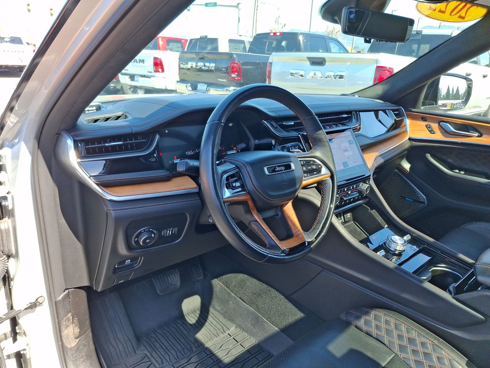 2022 Jeep Grand Cherokee Summit