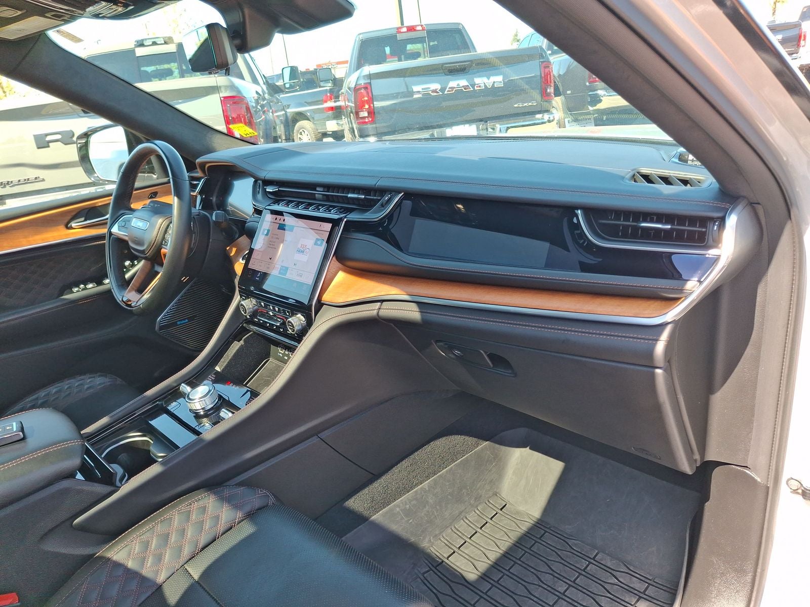 2022 Jeep Grand Cherokee Summit