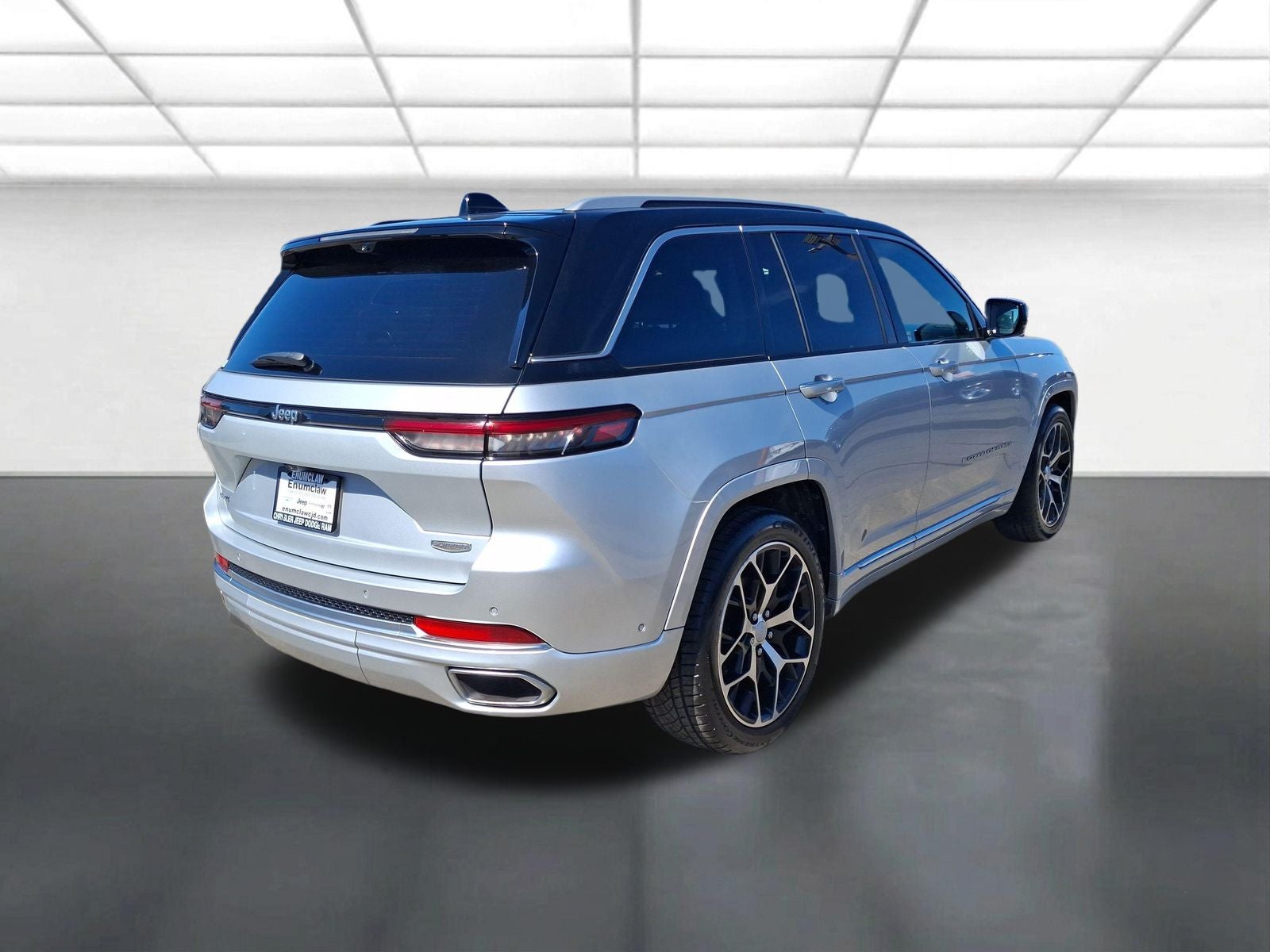 2022 Jeep Grand Cherokee Summit