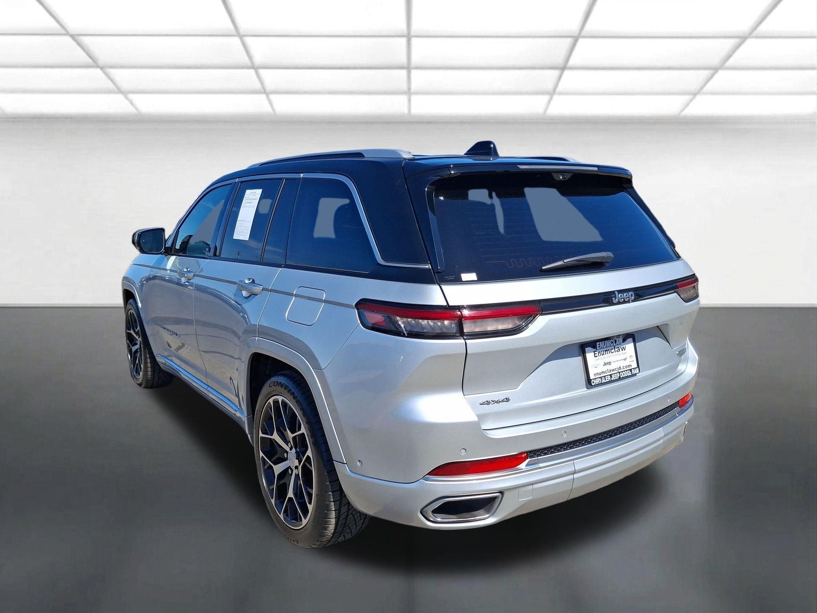 2022 Jeep Grand Cherokee Summit