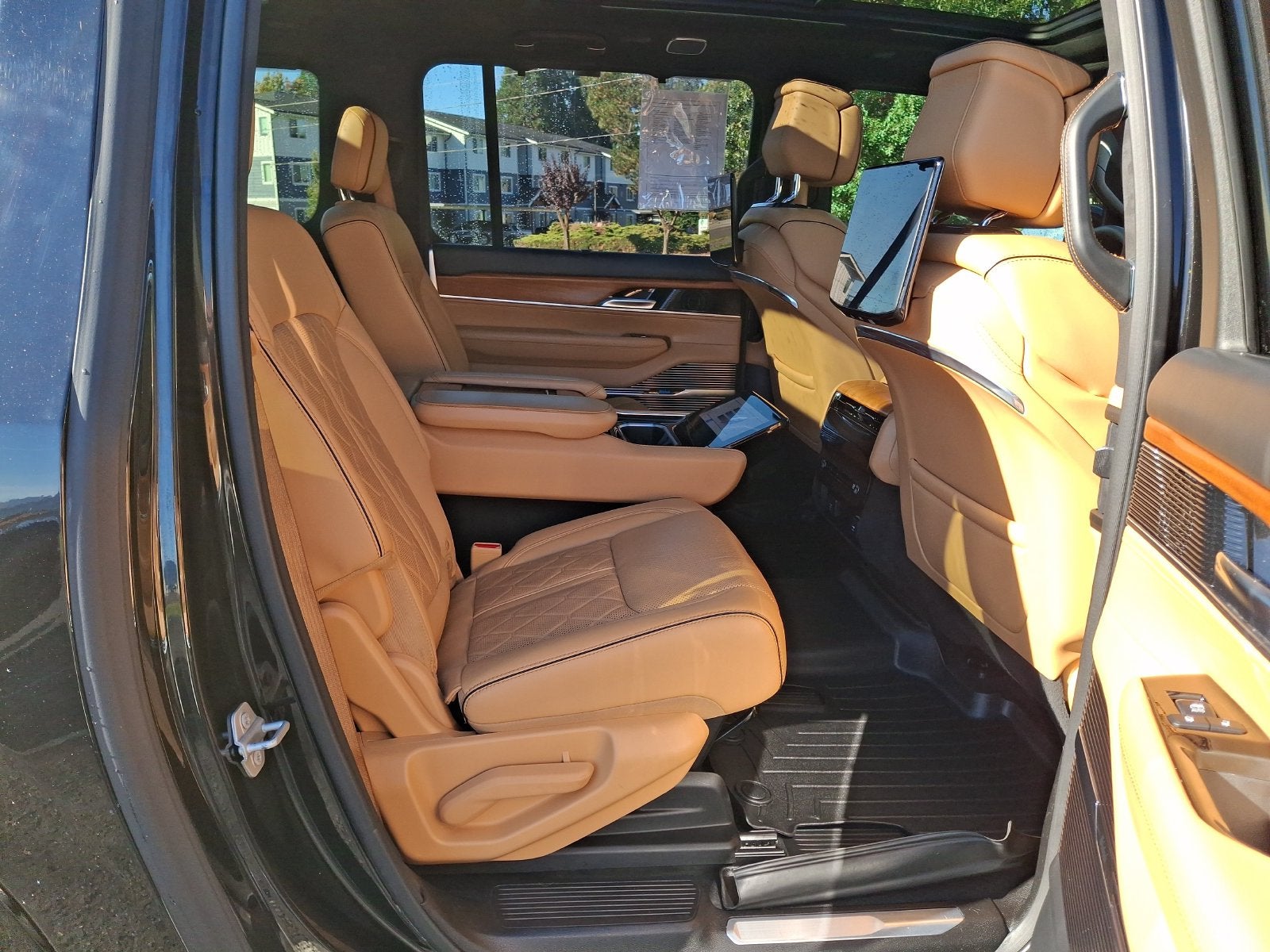 2023 Jeep Grand Wagoneer L Series III