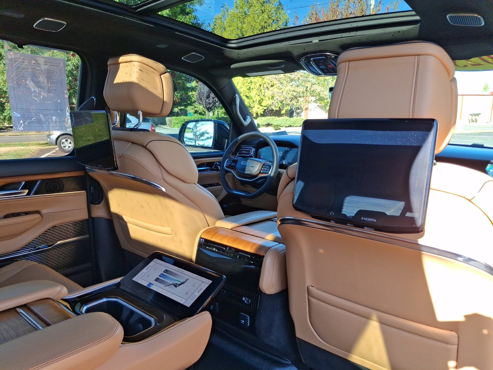 2023 Jeep Grand Wagoneer L Series III