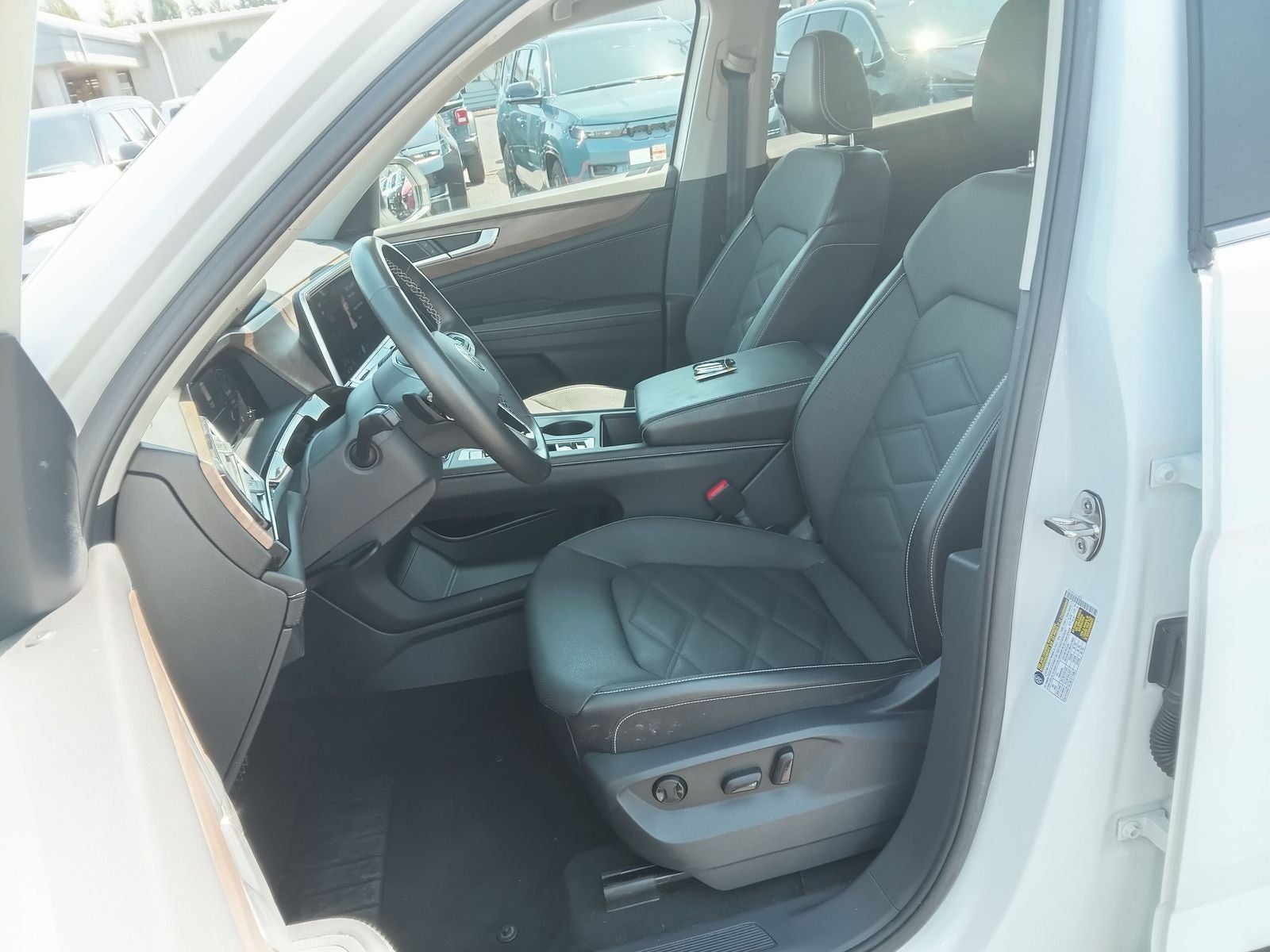 2024 Volkswagen Atlas 2.0T SE