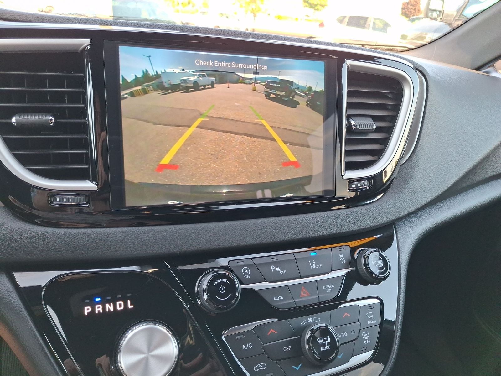 2025 Chrysler Pacifica Select
