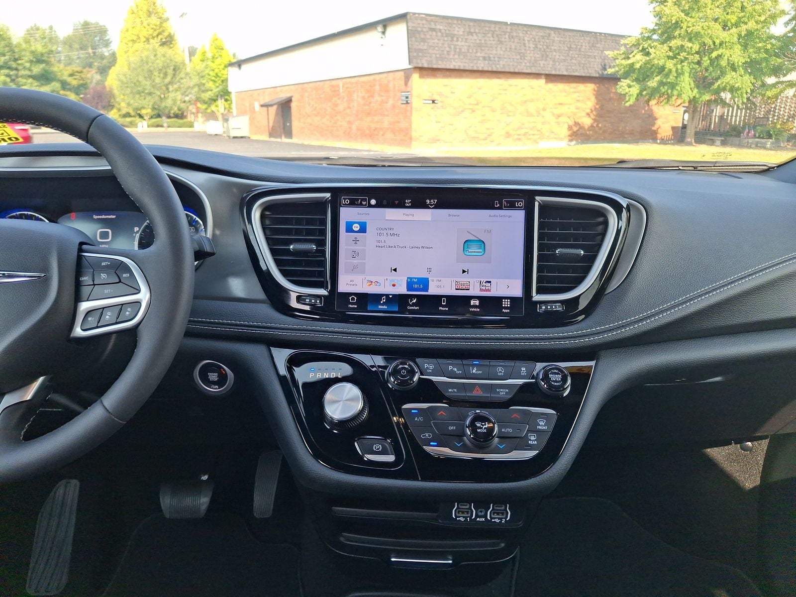 2025 Chrysler Pacifica Select