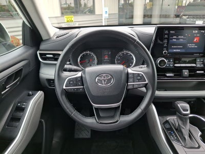 2022 Toyota Highlander LE