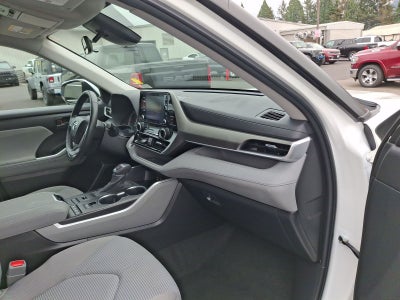 2022 Toyota Highlander LE