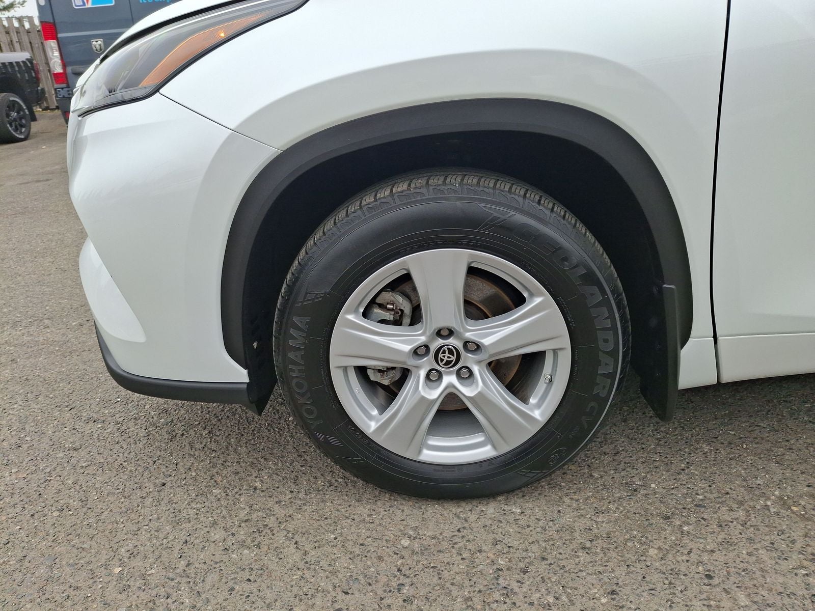 2022 Toyota Highlander LE