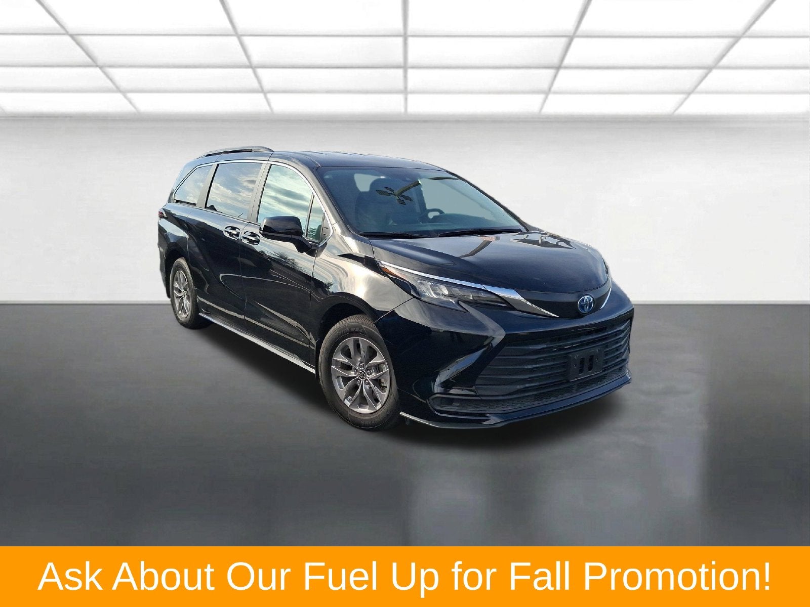 2024 Toyota Sienna LE 8 Passenger