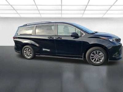 2024 Toyota Sienna LE 8 Passenger