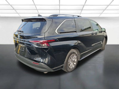 2024 Toyota Sienna LE 8 Passenger