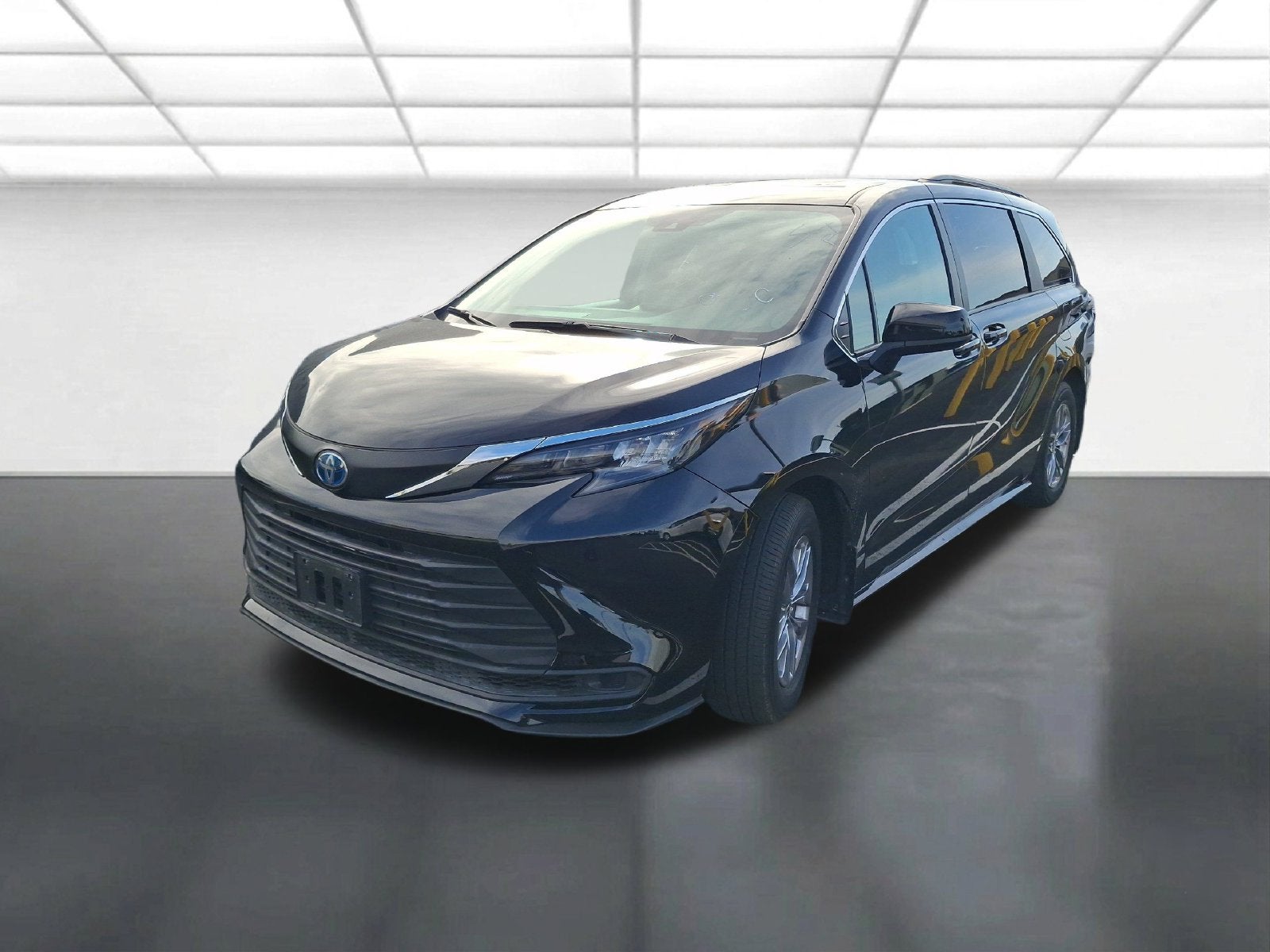 2024 Toyota Sienna LE 8 Passenger