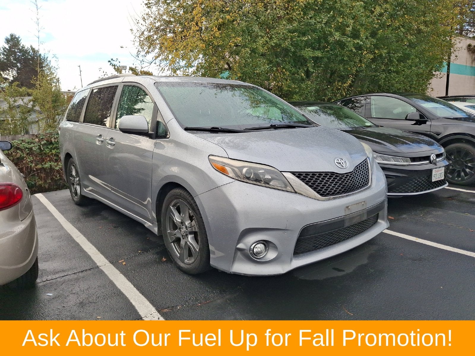 2017 Toyota Sienna SE Premium 8 Passenger