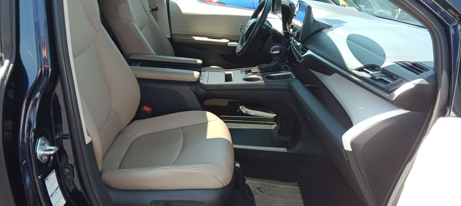 2021 Toyota Sienna XLE 7 Passenger