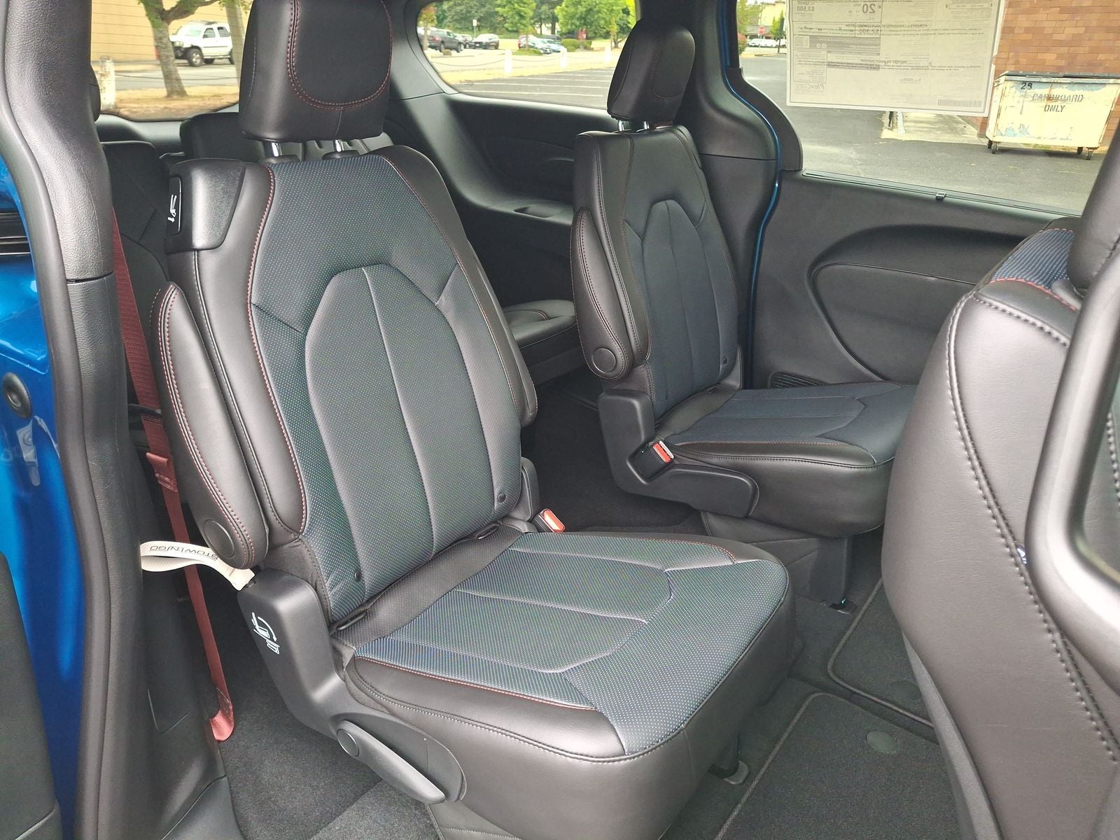 2027 Chrysler Pacifica Select