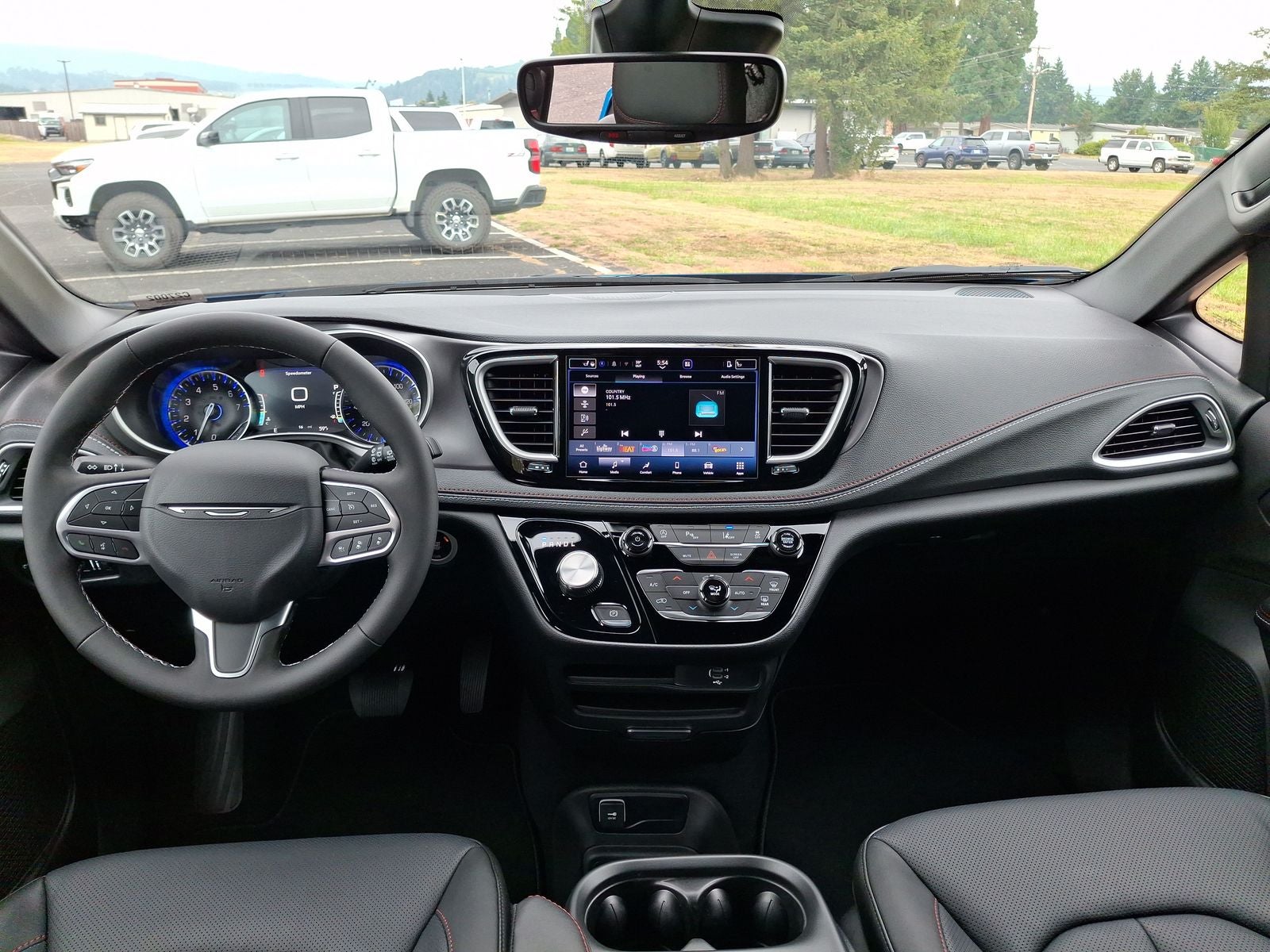 2027 Chrysler Pacifica Select