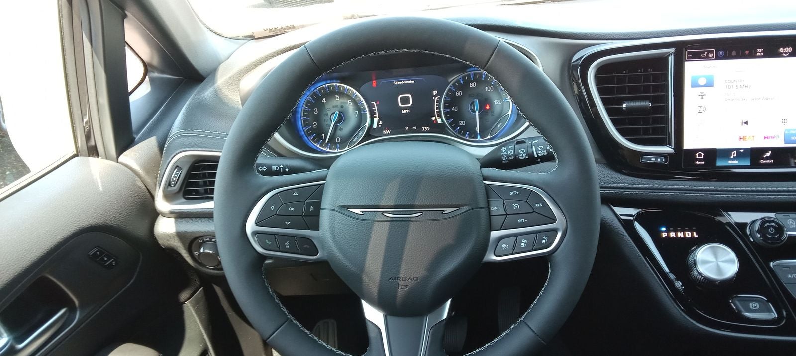 2027 Chrysler Pacifica Select