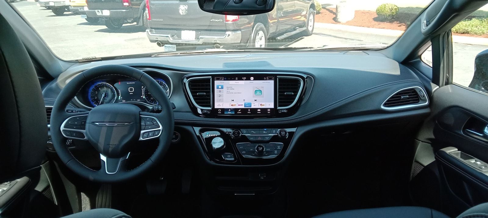2027 Chrysler Pacifica Select