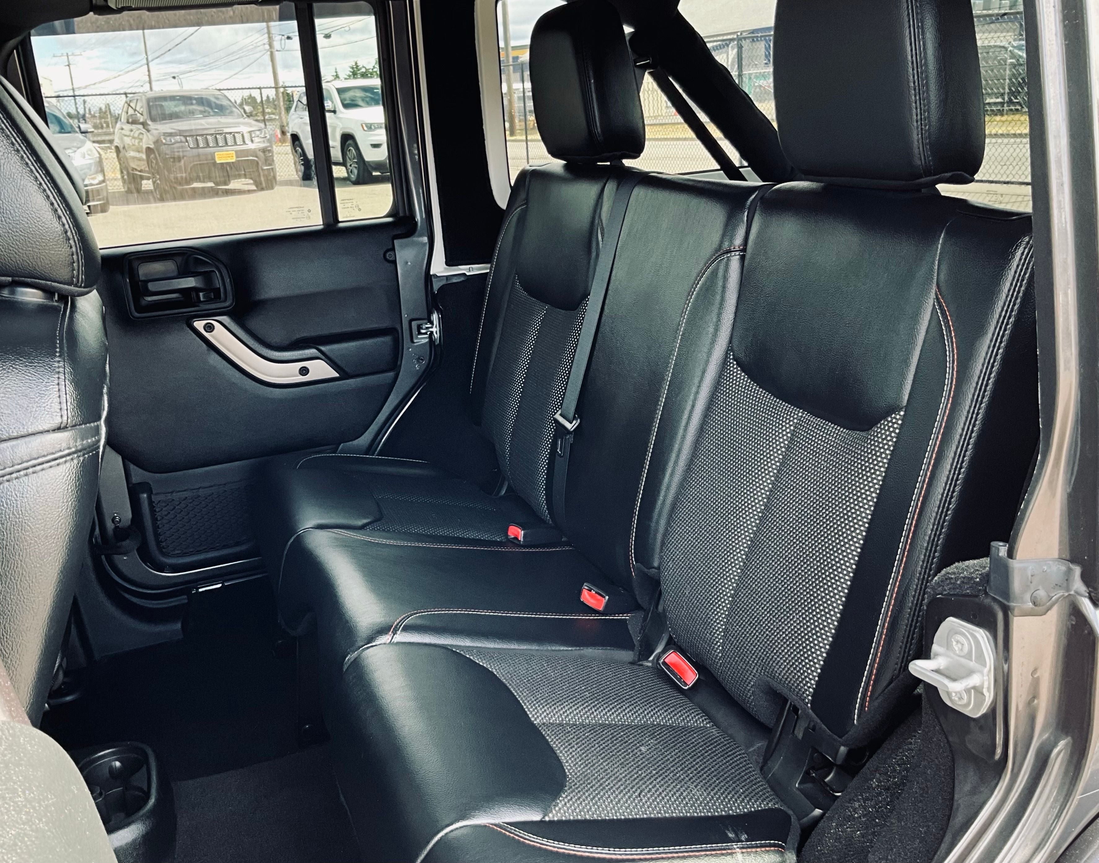 2016 Jeep Wrangler Unlimited Sahara