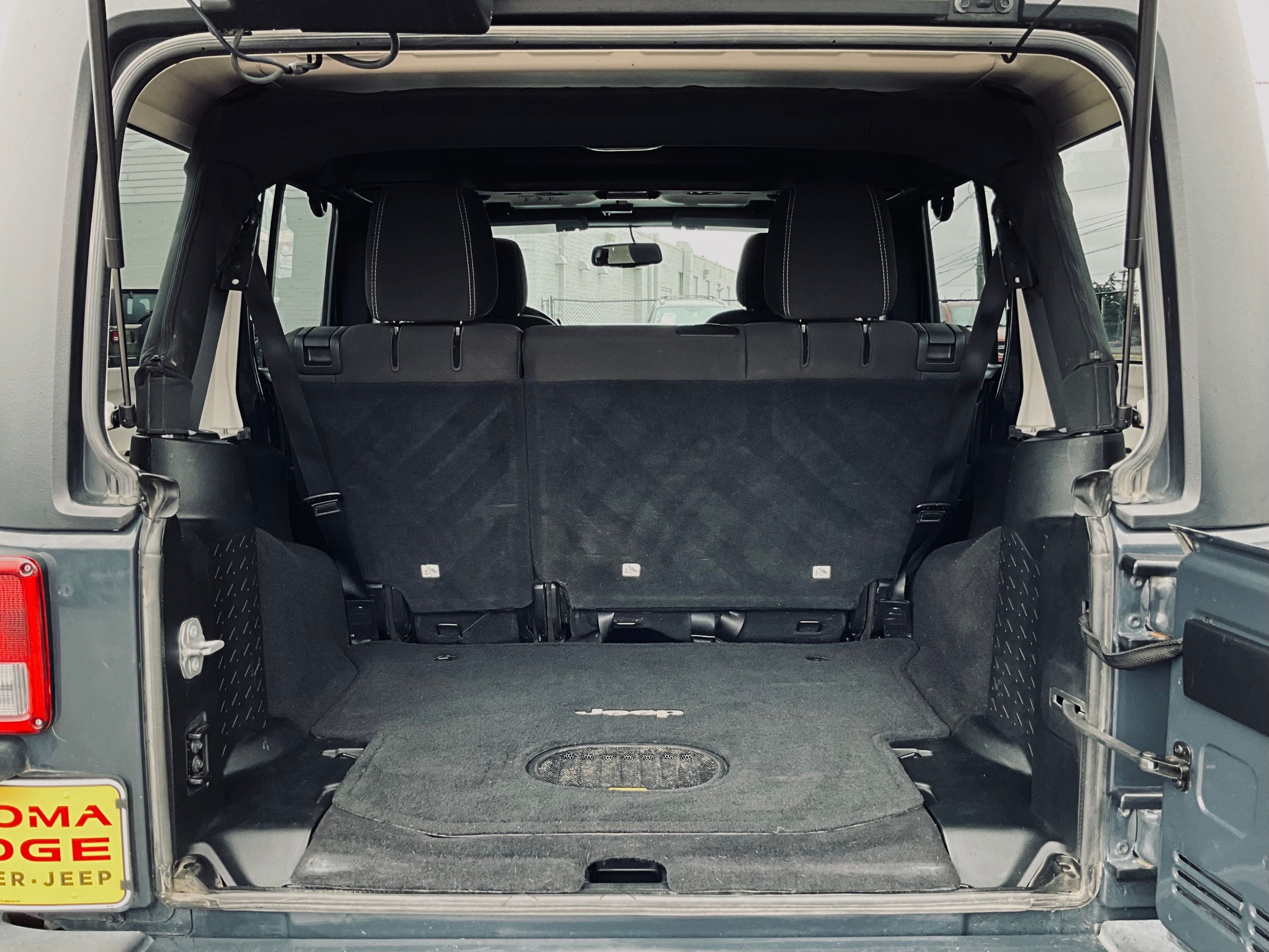 2016 Jeep Wrangler Unlimited Sahara