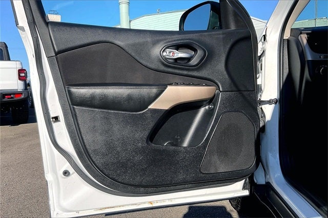 2017 Jeep Cherokee Altitude