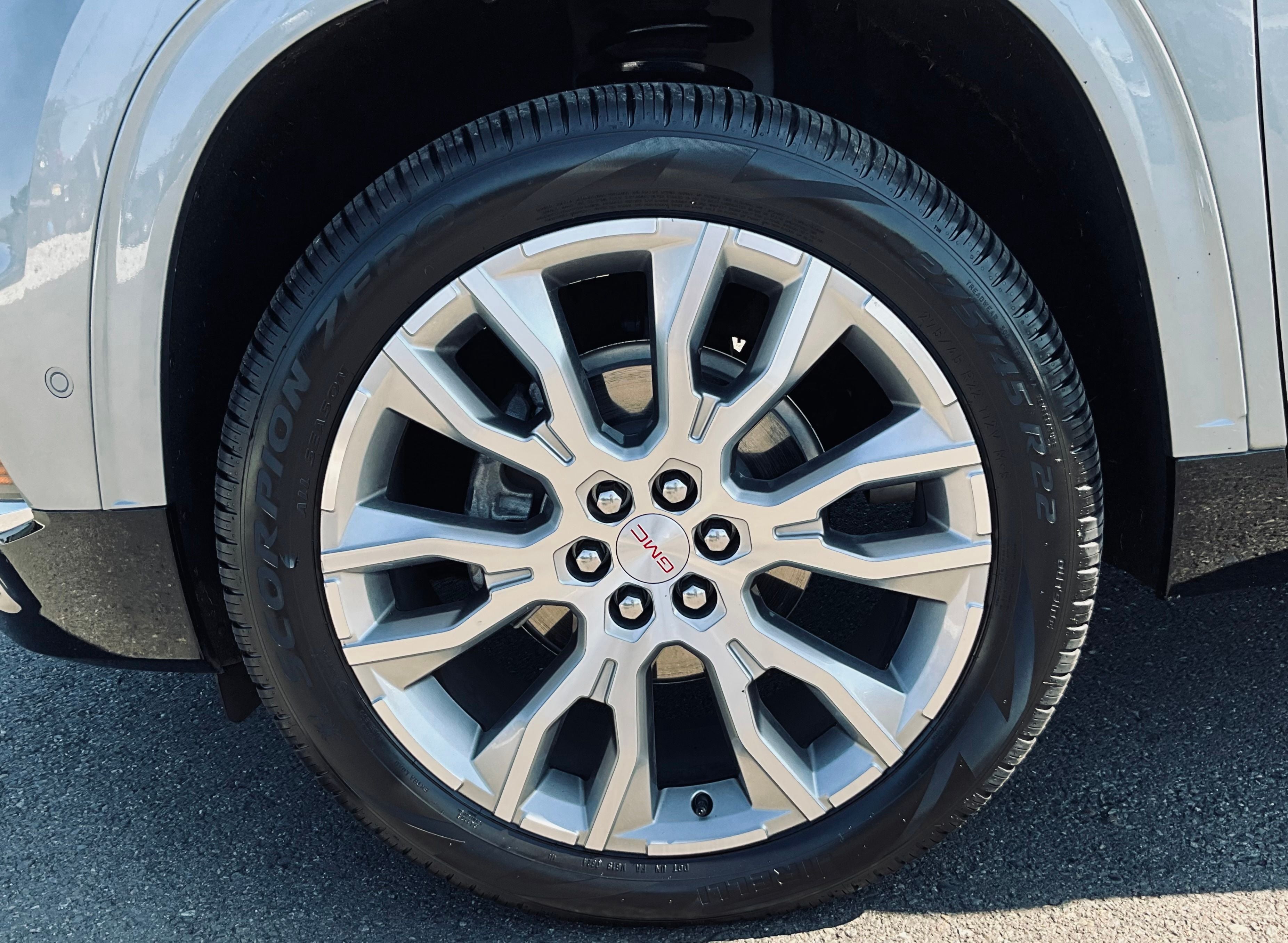 2025 GMC Acadia Denali