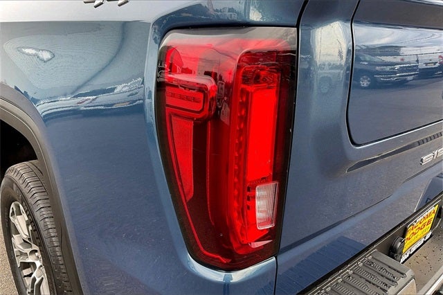 2024 GMC Sierra 1500 SLT CREW CAB 4X4