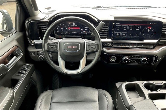 2024 GMC Sierra 1500 SLT CREW CAB 4X4