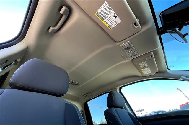 2022 Nissan Titan SV CREW CAB 4X4