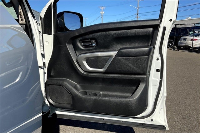 2022 Nissan Titan SV CREW CAB 4X4