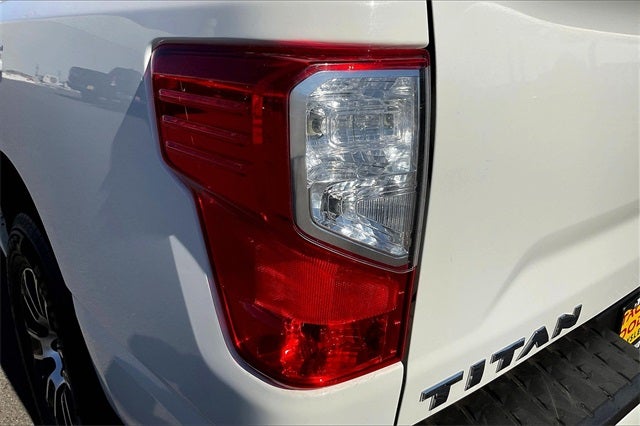 2022 Nissan Titan SV CREW CAB 4X4