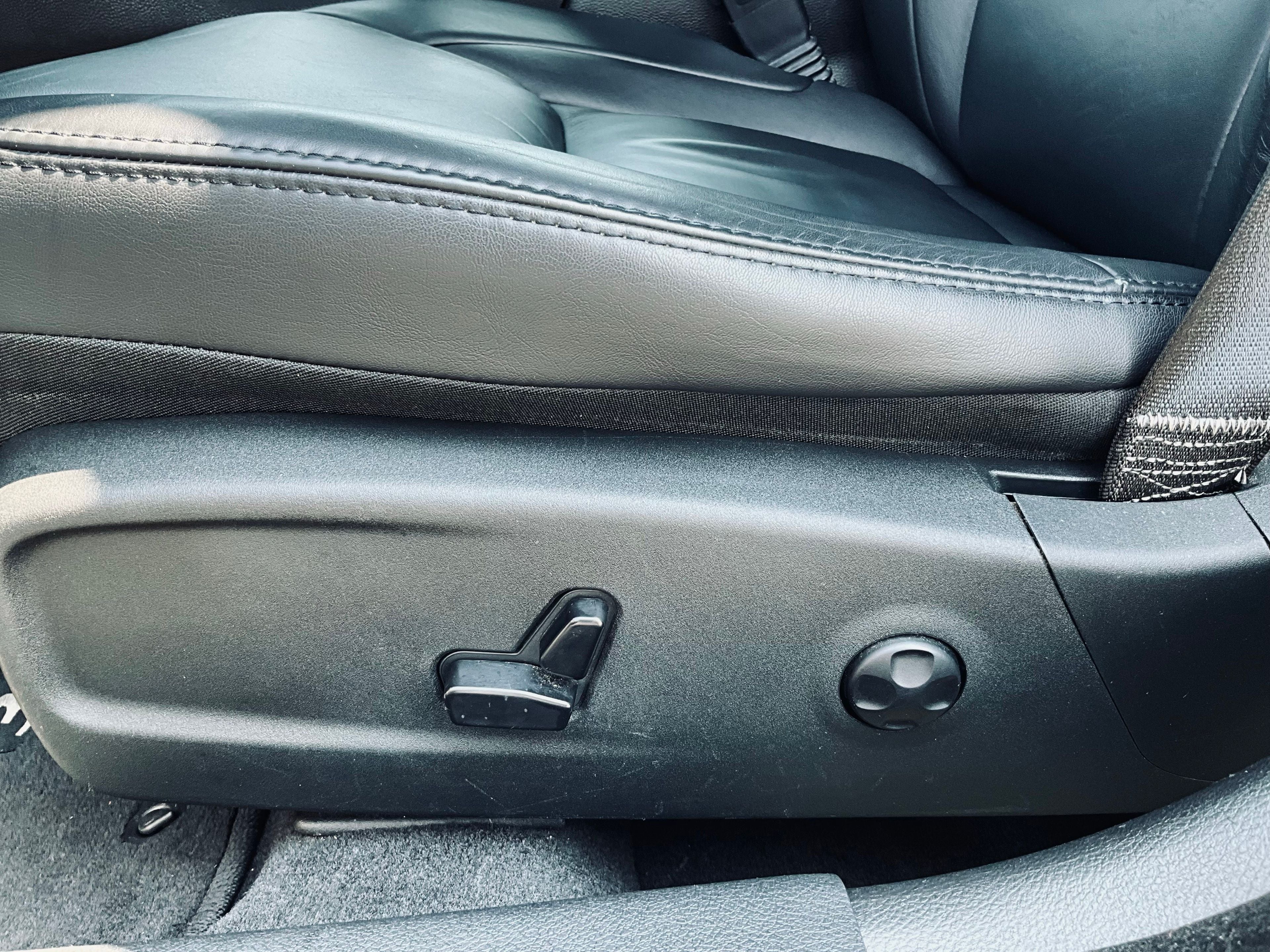 2013 Chrysler 300 Base