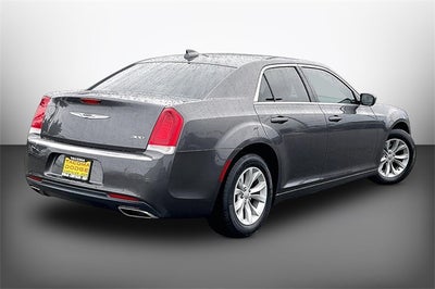 2018 Chrysler 300 Touring