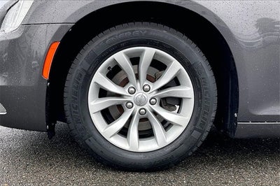 2018 Chrysler 300 Touring