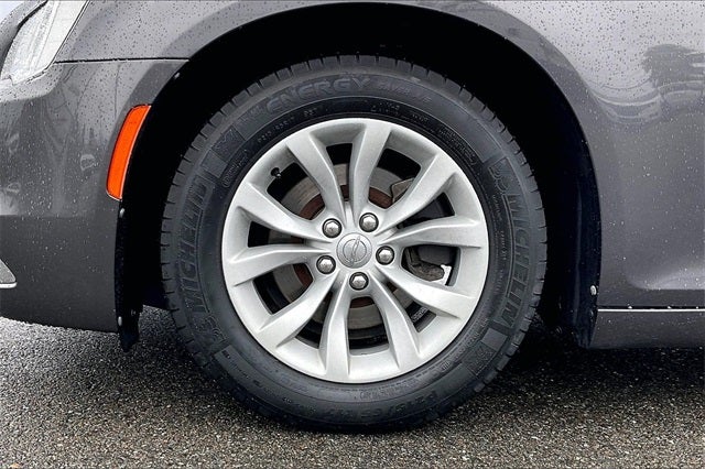 2018 Chrysler 300 Touring