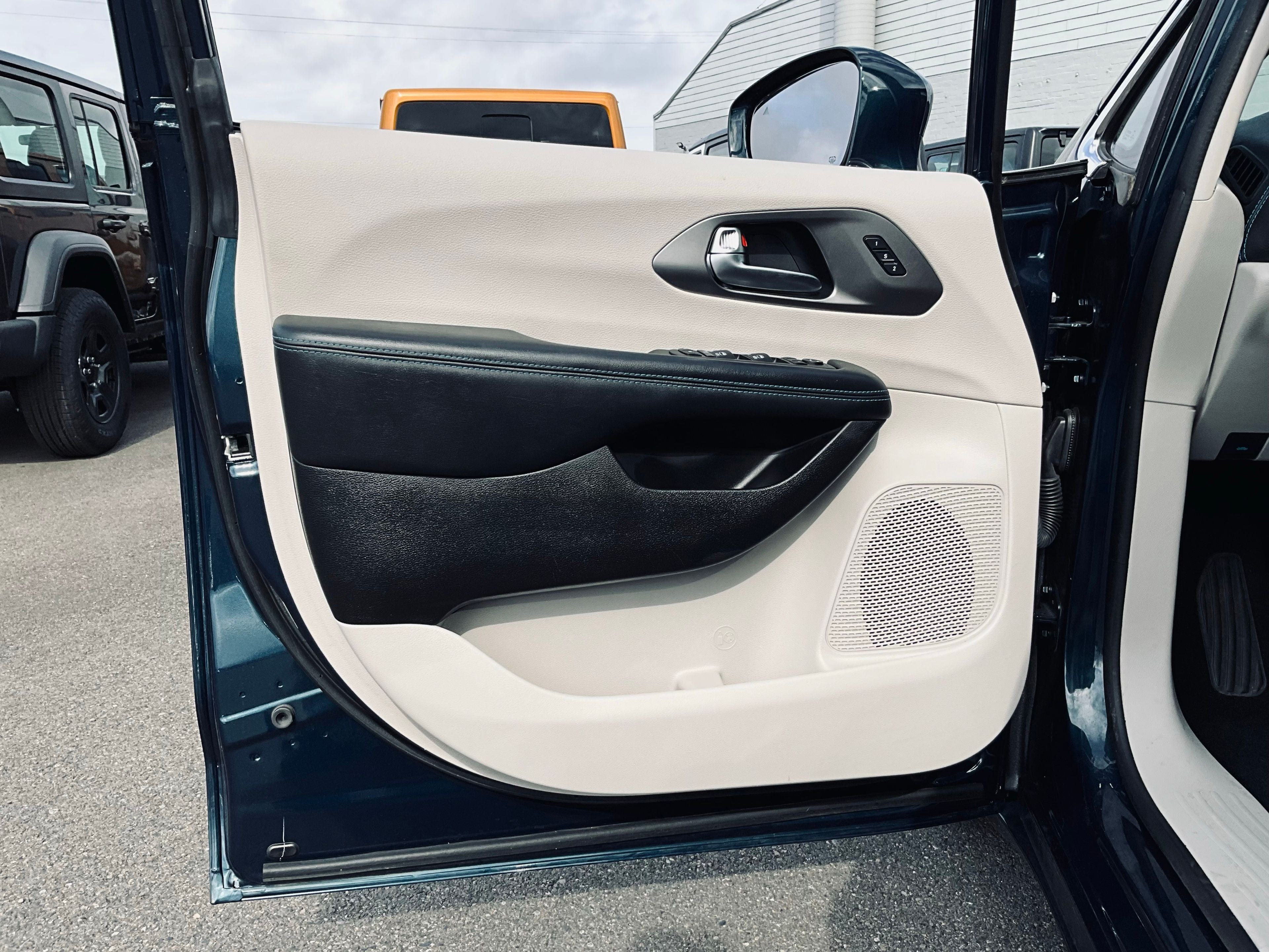 2021 Chrysler Pacifica Touring L