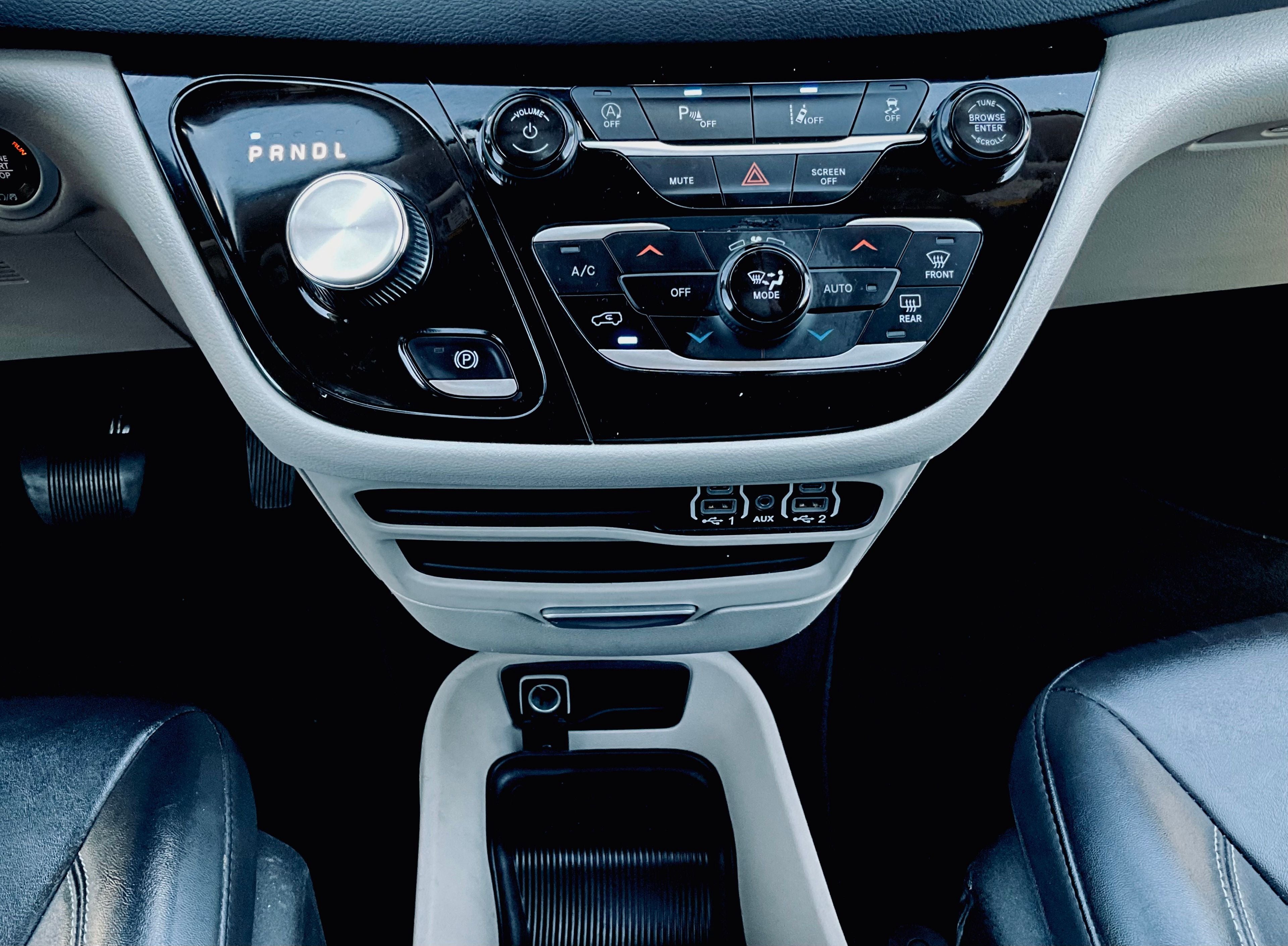 2024 Chrysler Pacifica Touring L