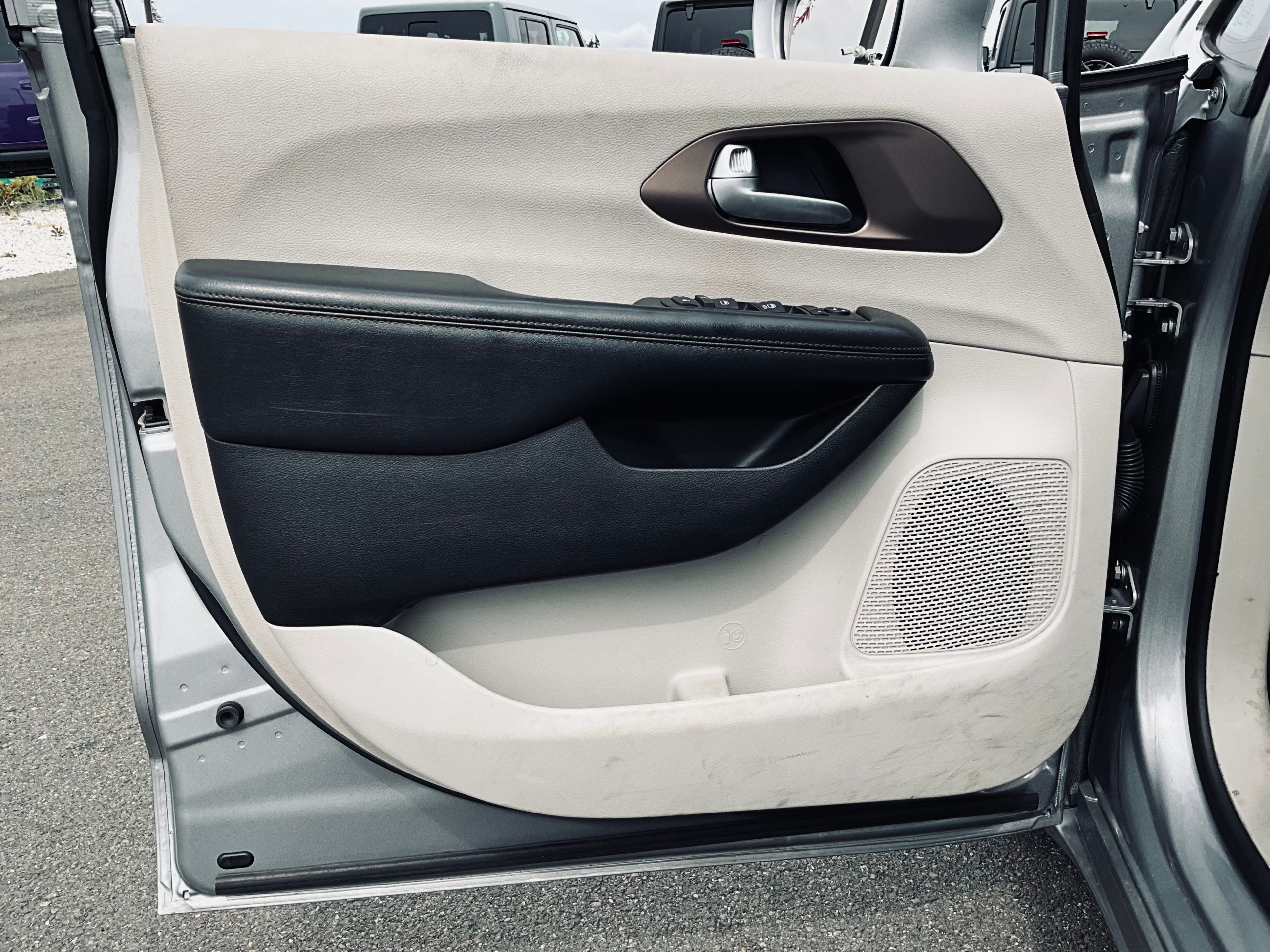2017 Chrysler Pacifica Touring L