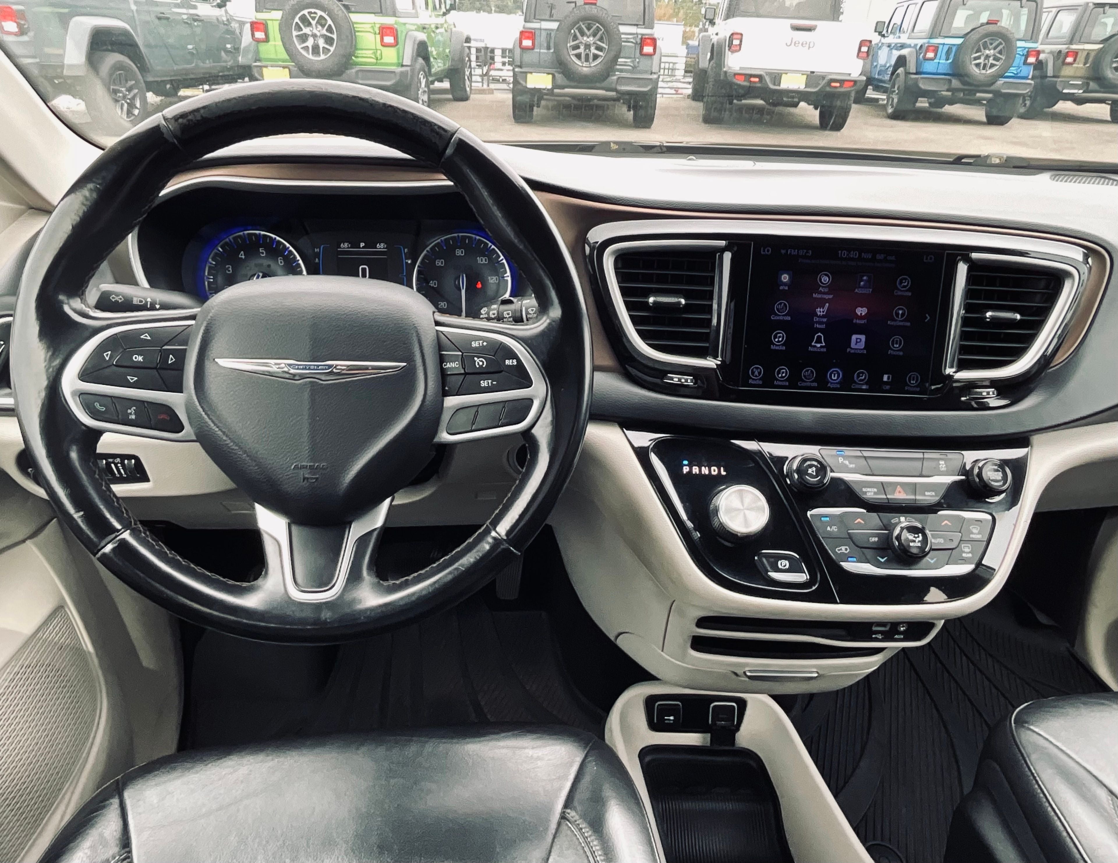2017 Chrysler Pacifica Touring L
