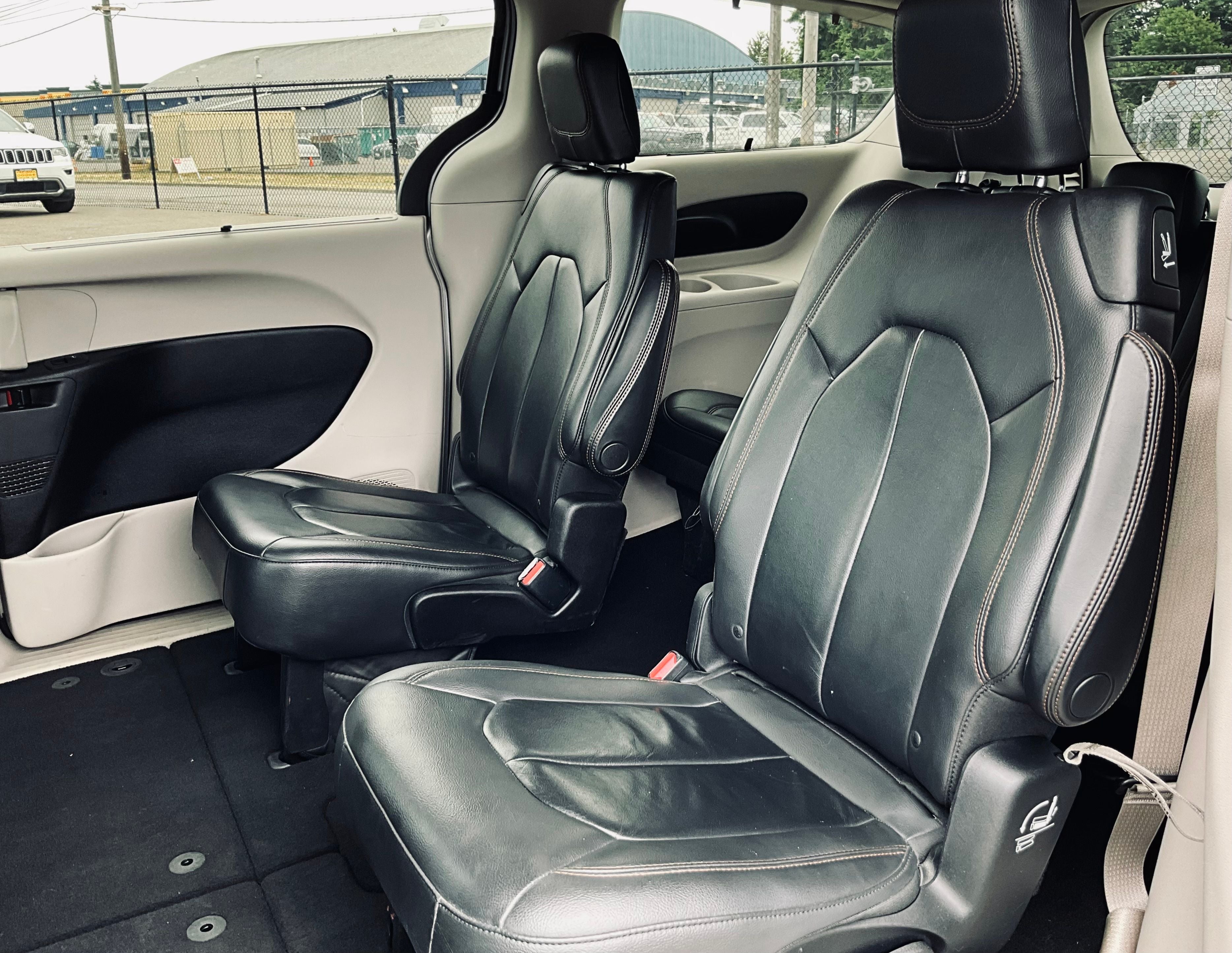 2017 Chrysler Pacifica Touring L