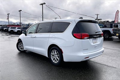 2023 Chrysler Voyager LX