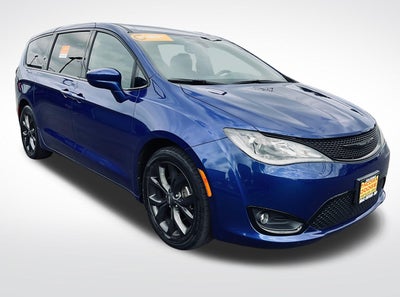 2020 Chrysler Pacifica Touring