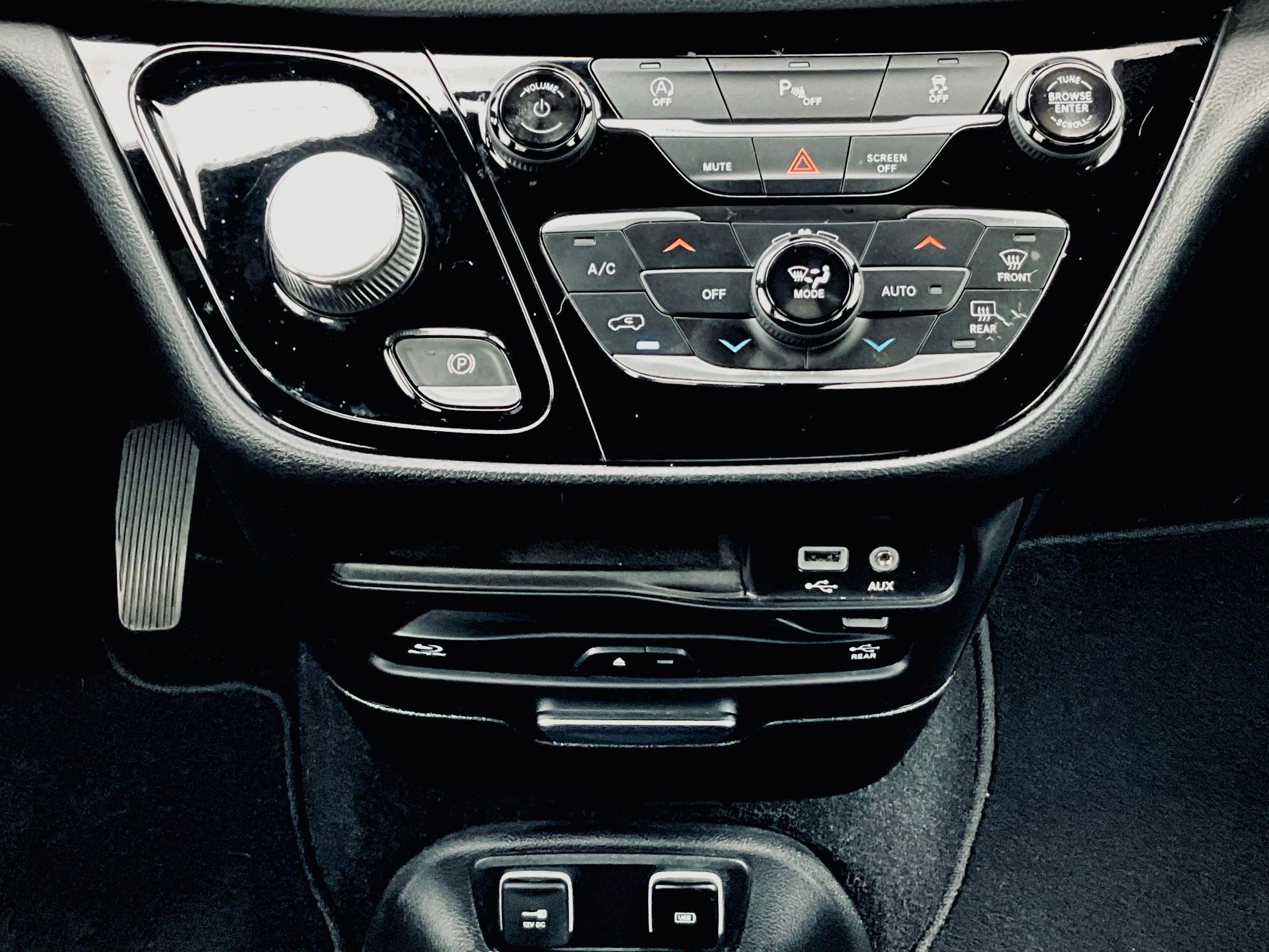 2020 Chrysler Pacifica Touring