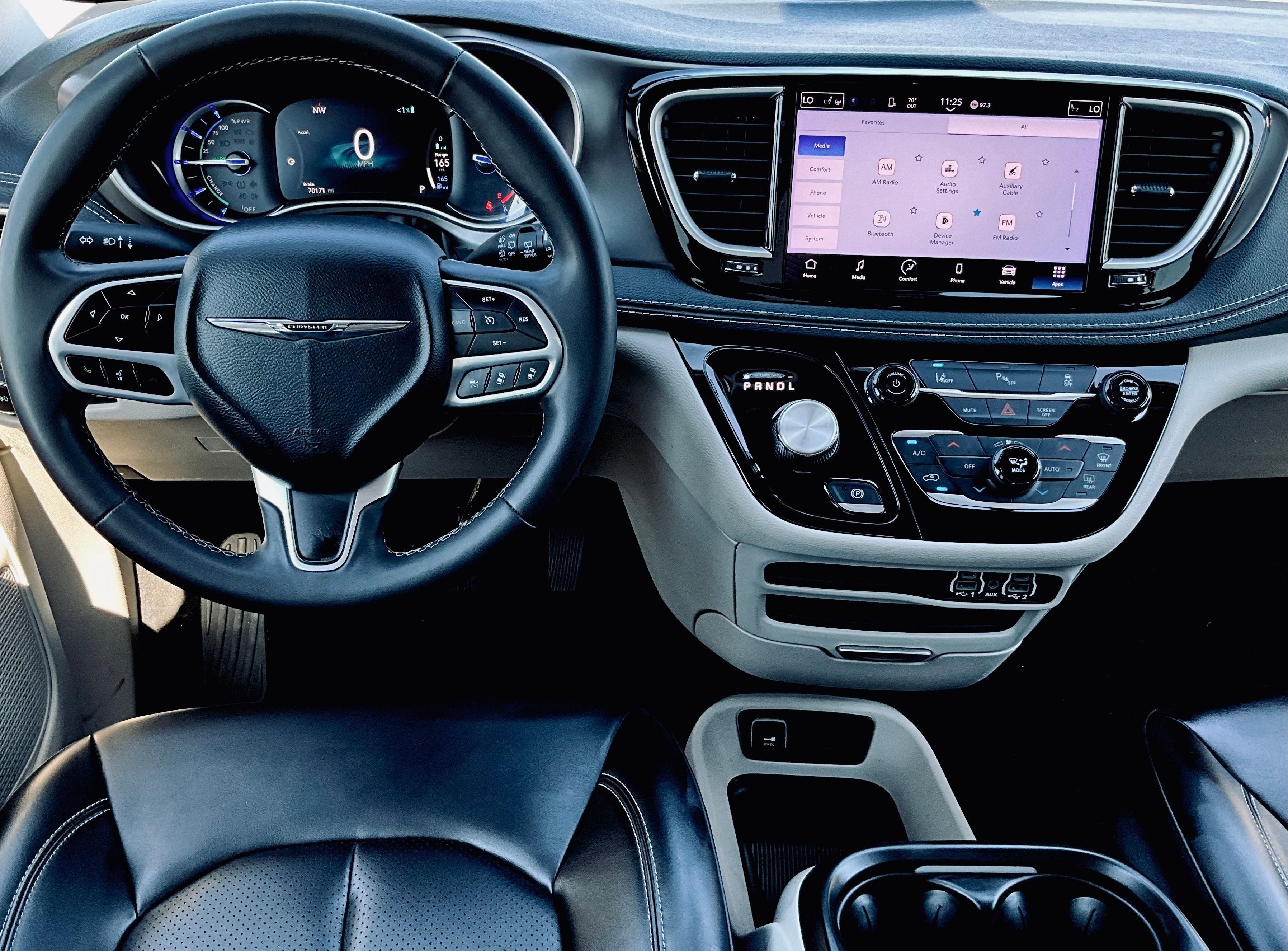 2023 Chrysler Pacifica Hybrid Touring L