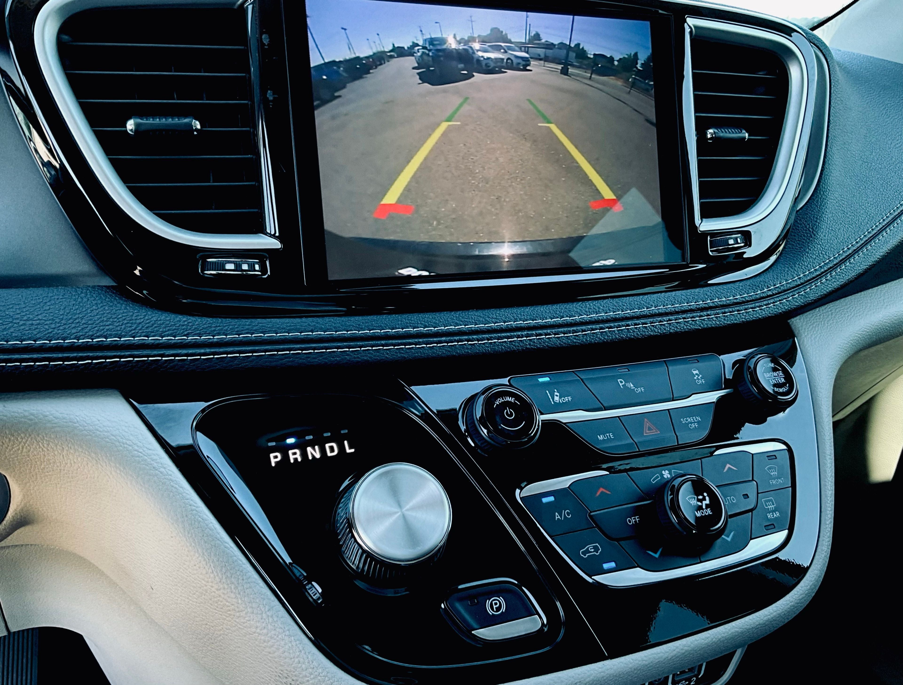 2023 Chrysler Pacifica Hybrid Touring L