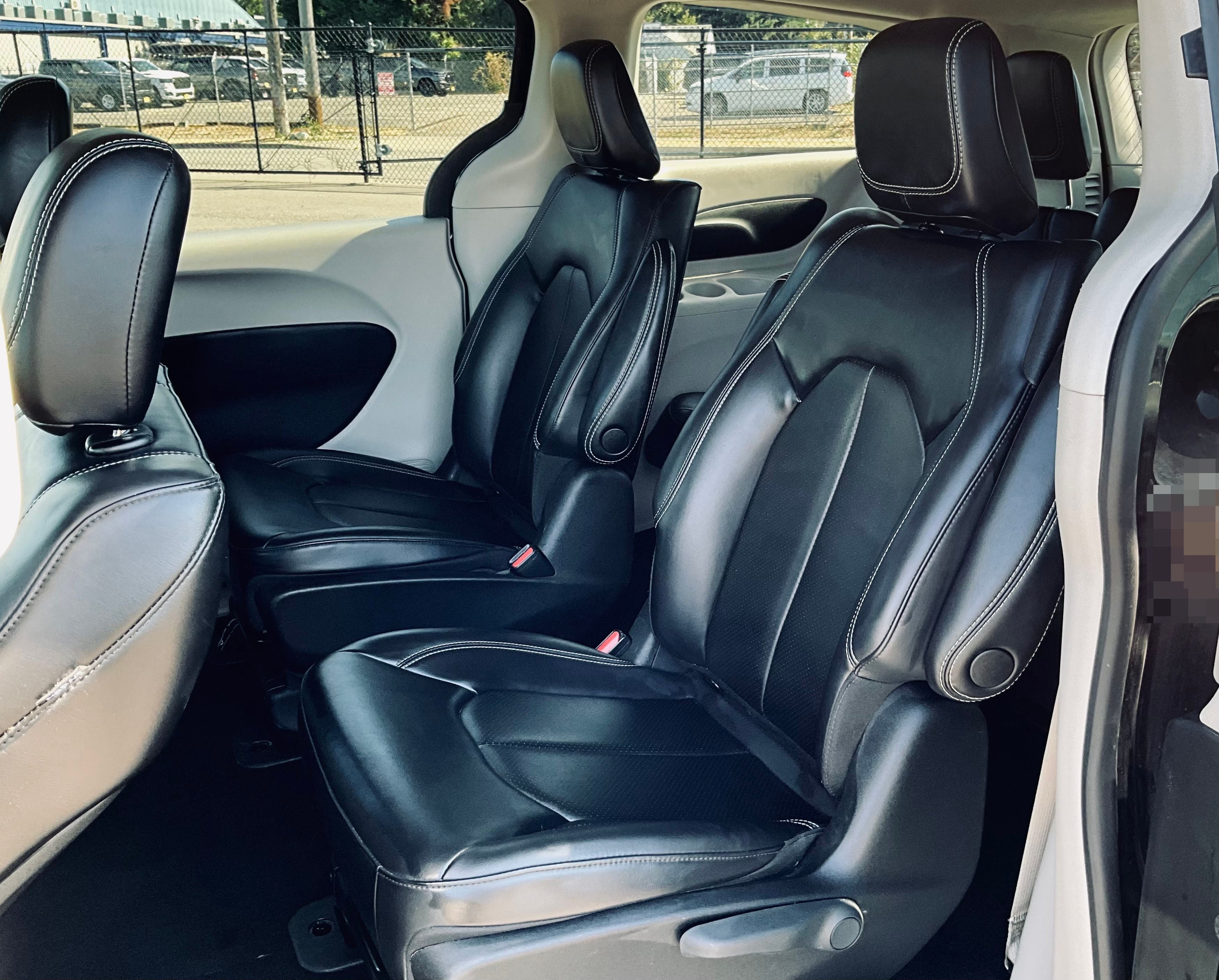 2023 Chrysler Pacifica Hybrid Touring L