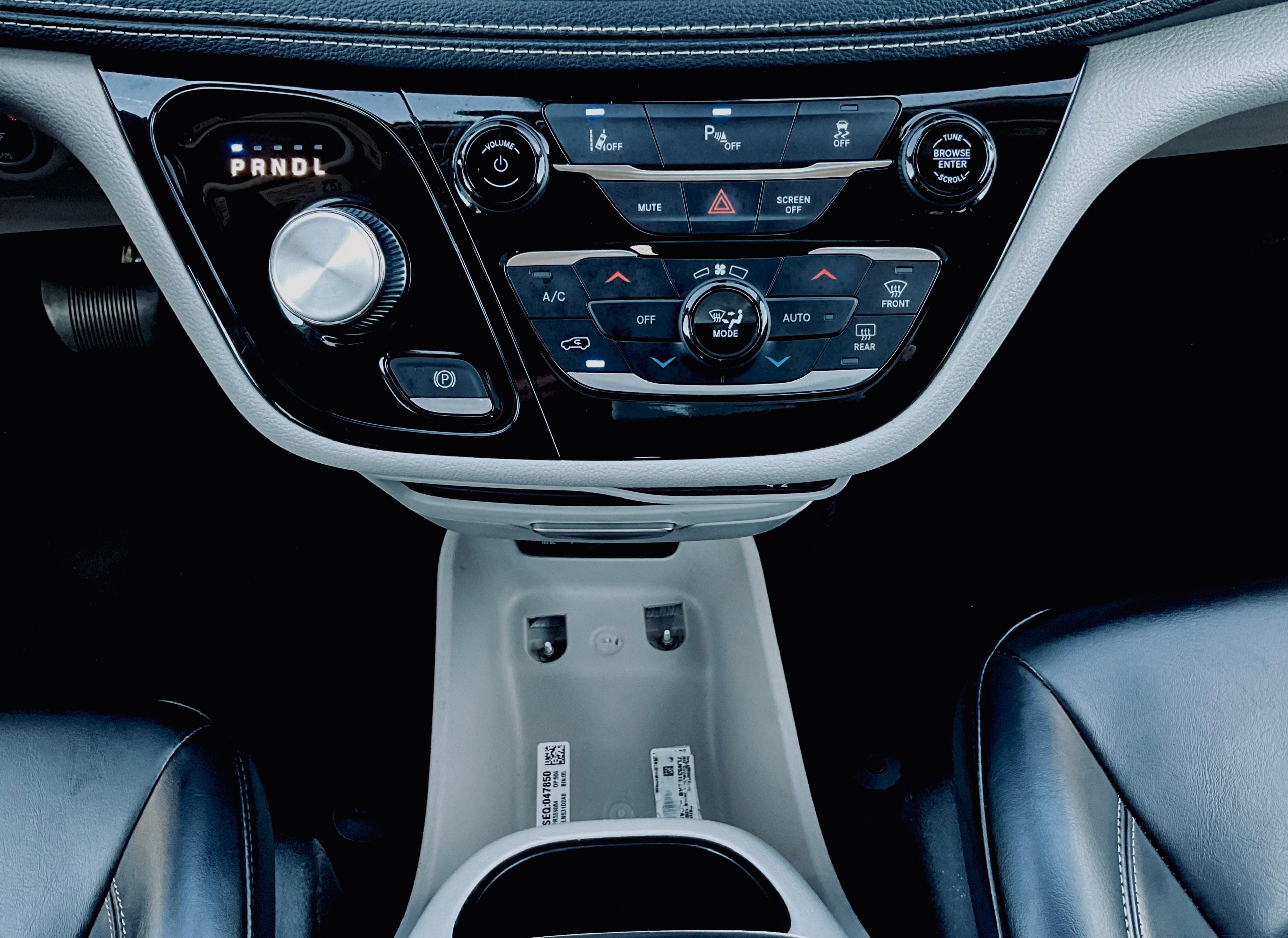 2023 Chrysler Pacifica Hybrid Touring L