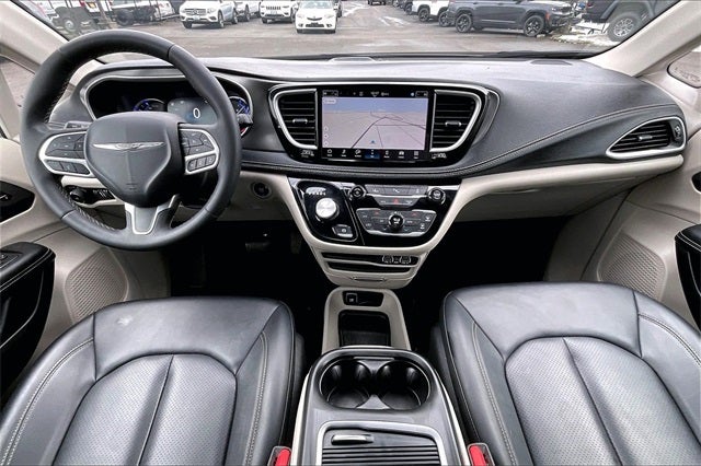 2024 Chrysler Pacifica Hybrid Select
